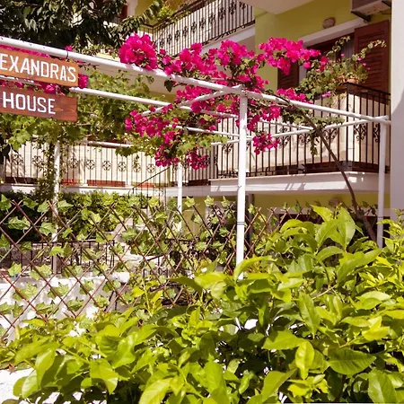 Alexandra's House Konukevi 3*