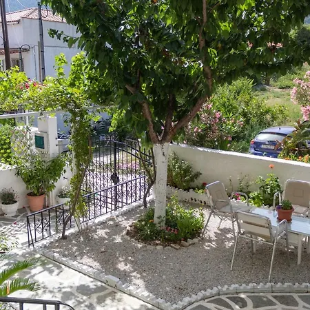 Alexandra's House Konukevi İskados