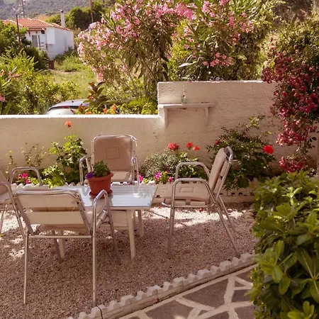 Alexandra's House 3* İskados