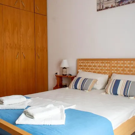 Alexandra's House 3*