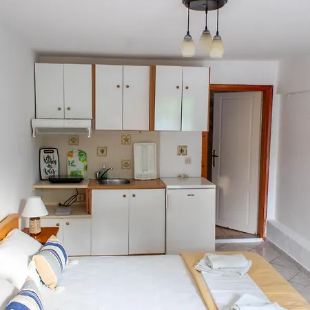 Alexandra's House Konukevi 3*