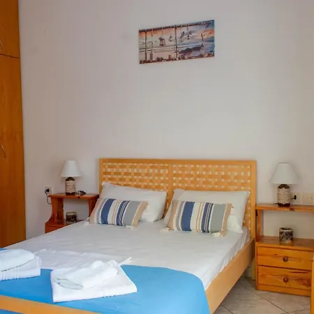 Alexandra's House 3*