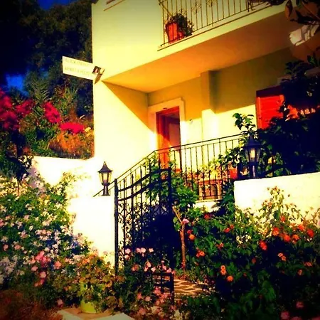 Alexandra's House Konukevi İskados