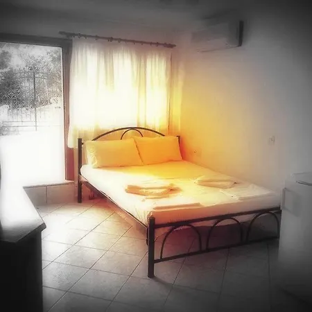 Alexandra's House 3* İskados