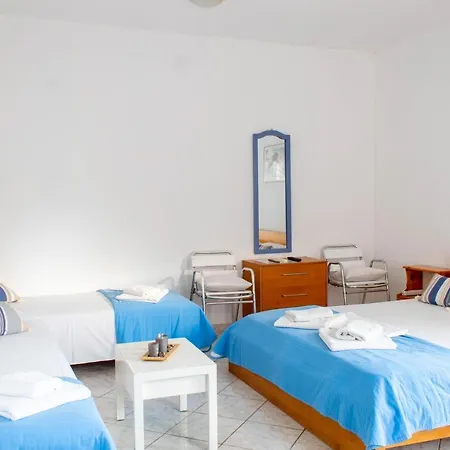 Guest house Alexandra's House 2*
