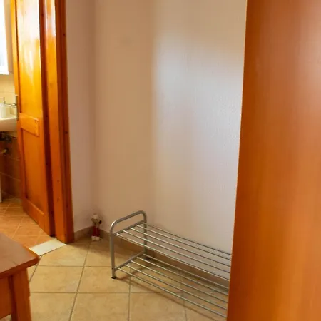 Guest house Alexandra's House 2*