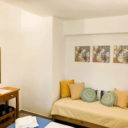 Alexandra's House Konukevi İskados