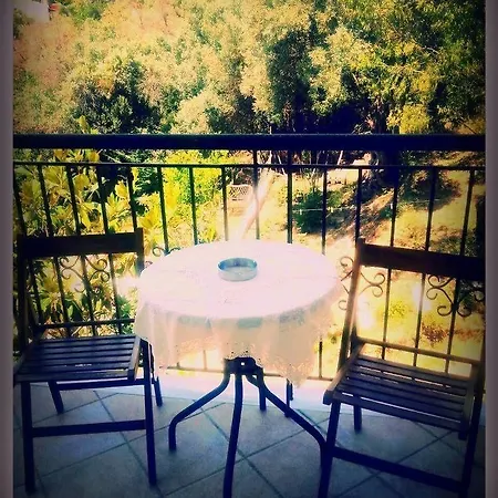 Alexandra's House بيت ضيافة