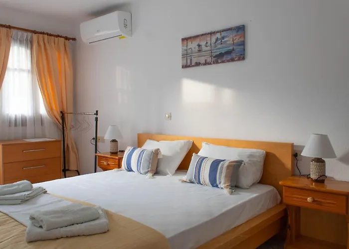 Alexandra's House İskados