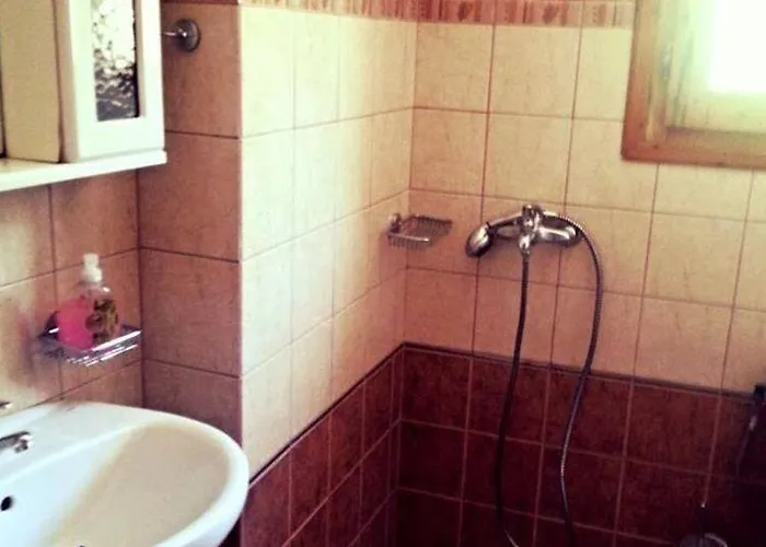 Alexandra's House 3*