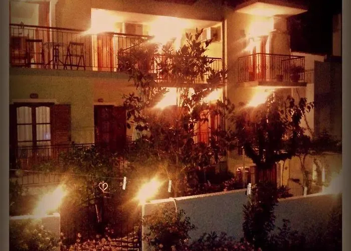 Alexandra's House 3* İskados