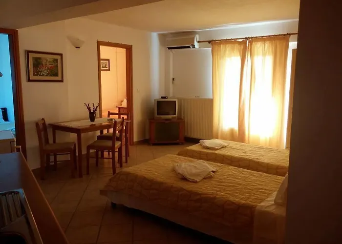 Alexandra's House 3*