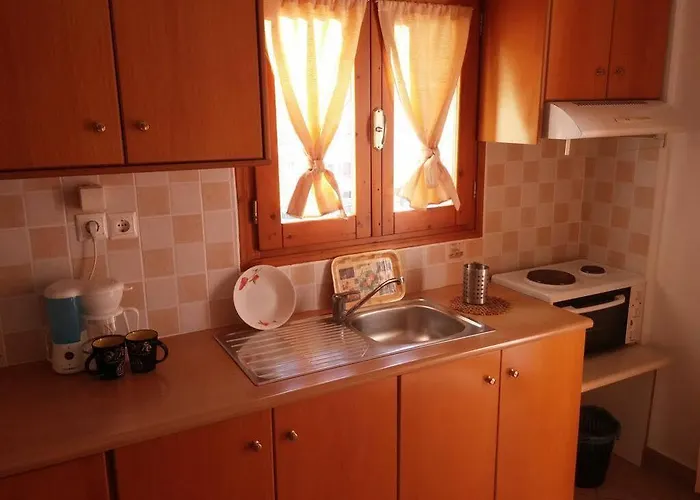 Alexandra's House 3*