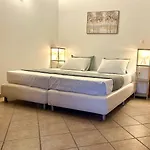 Alexandra's House בית הארחה 3*