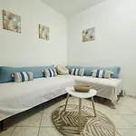 Alexandra's House 3*