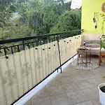 בית הארחה Alexandra's House