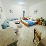 בית הארחה Alexandra's House