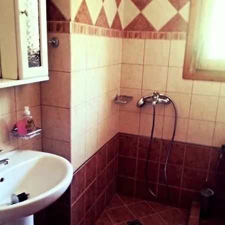 Alexandra's House 2*