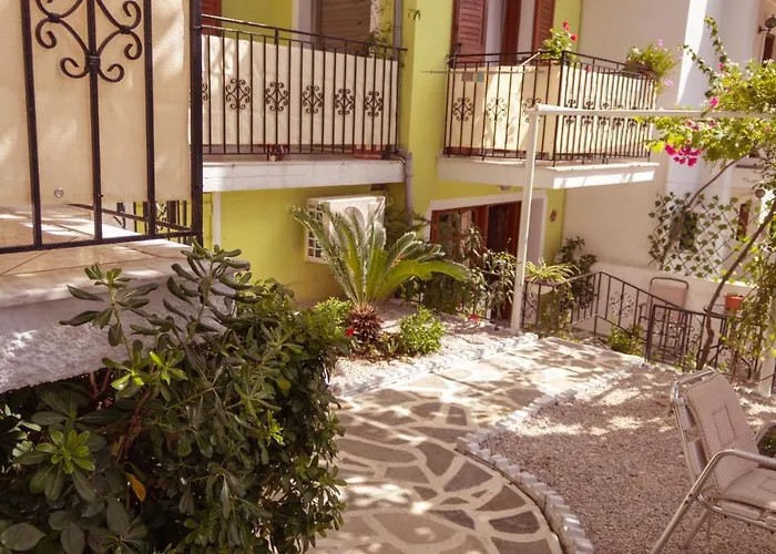 Alexandra's House בית הארחה העיירה סקיאתוס