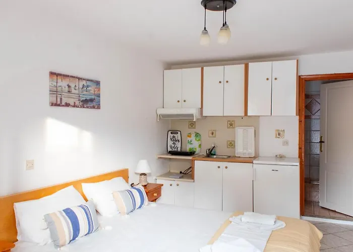 Alexandra's House בית הארחה