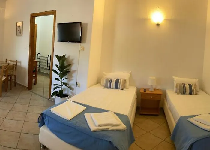 Alexandra's House בית הארחה