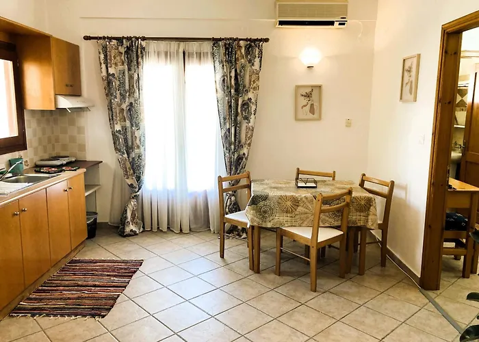 Alexandra's House בית הארחה