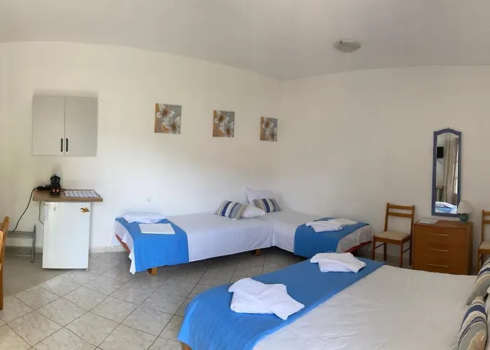 Alexandra's House בית הארחה