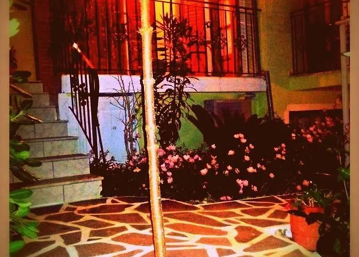 Alexandra's House בית הארחה