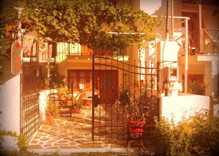 Alexandra's House בית הארחה העיירה סקיאתוס