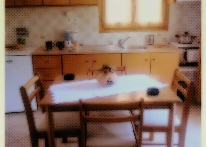 Alexandra's House בית הארחה 3*