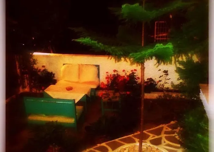 Alexandra's House בית הארחה