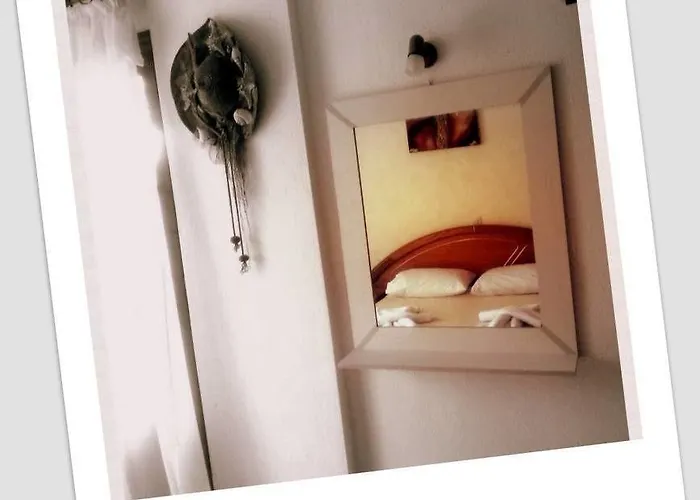 Alexandra's House בית הארחה