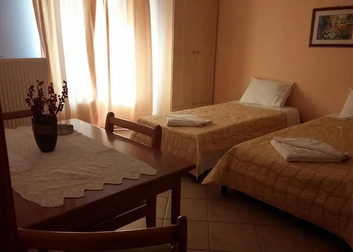 Alexandra's House בית הארחה 3*